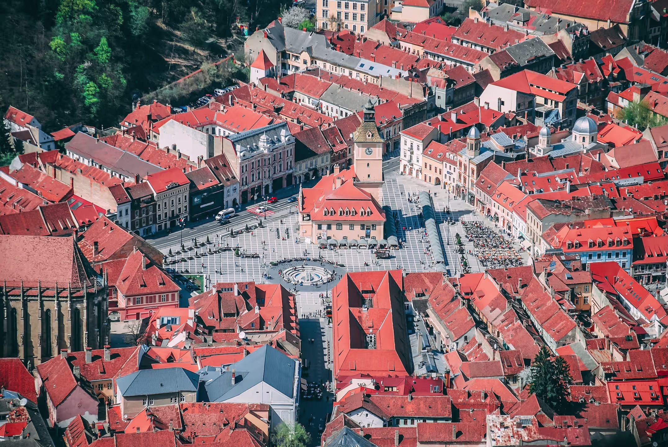 Piața Sfatului and the Council House in Brașov old town